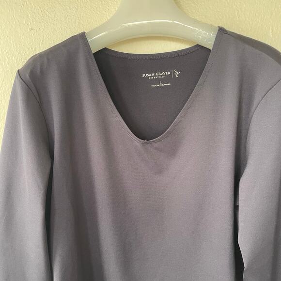 Susan Graver Size L V Neck navy blue blouse - Picture 4 of 10